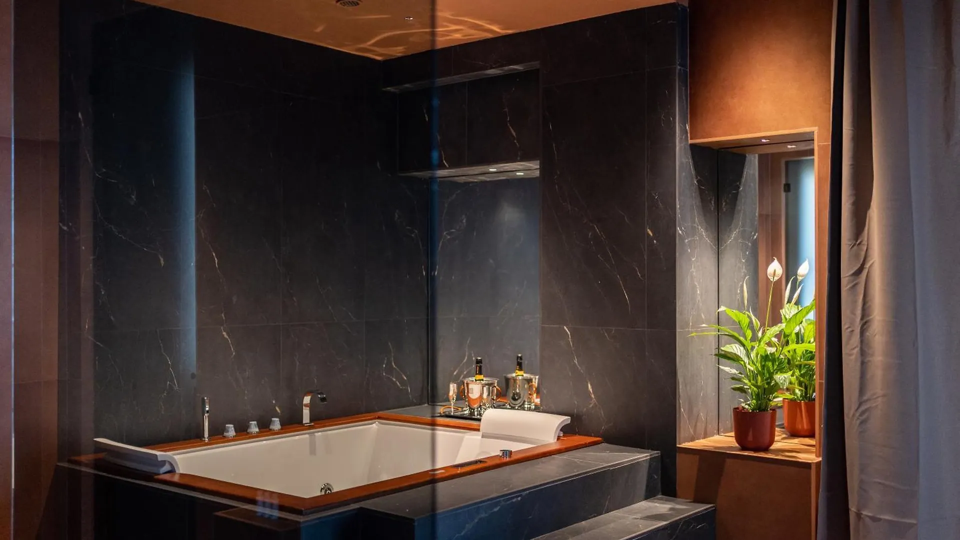 Ponte 7 Boutique Hotel Palermo 0*,  Italy